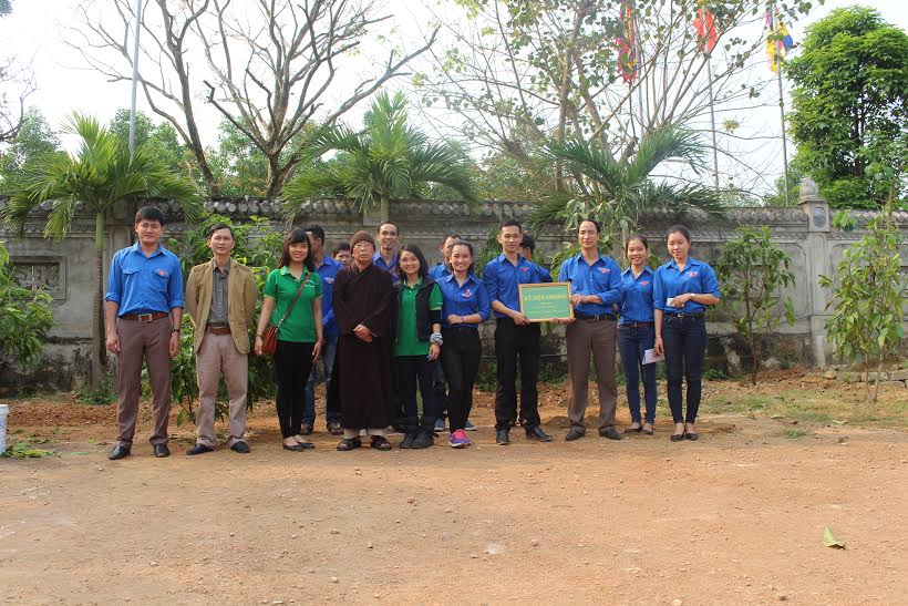 Trồng[-]50[-]cây[-]ngọc[-]lan[-]tại[-]chùa[-]Cam[-]Lộ[-]-[-]Quảng[-]Trị:[-]Trao[-]mầm[-]xanh[-]cho[-]thành[-]cổ[-]thêm[-]xanh